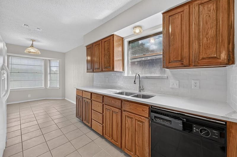 3619 Ceran Drive, Arlington TX 76016 - Photo 10