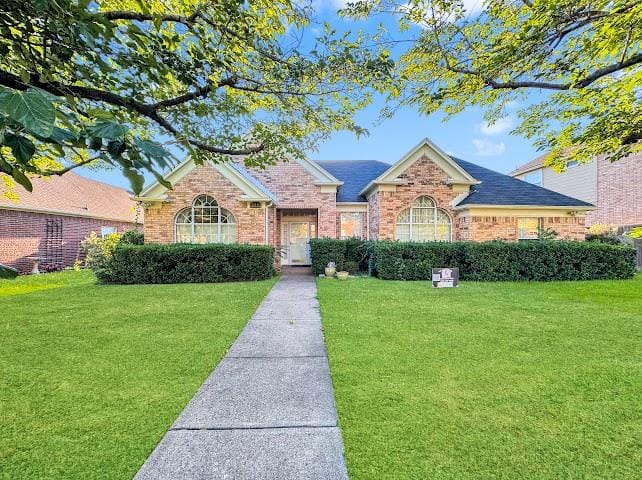 220 Boulder Creek Drive, DeSoto TX 75115