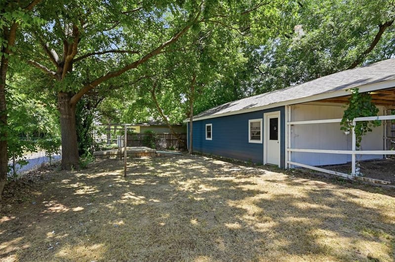 201 Mineral Street, Whitesboro TX 76273 - Photo 25