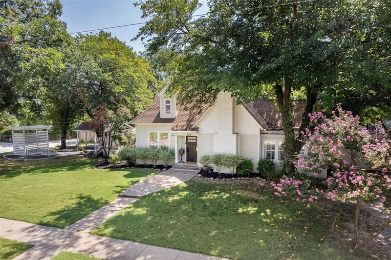 704 N College Street, McKinney TX 75069 - Photo 3