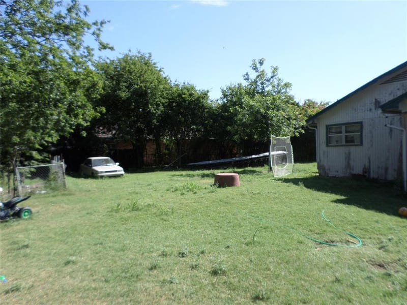 409 Holley Street, Everman TX 76140 - Photo 9