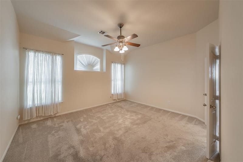 9129 Chardin Park Drive, Fort Worth TX 76244 - Photo 6