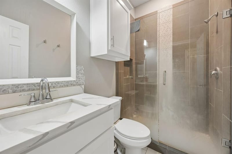 431 W Pioneer Drive, Irving TX 75061 - Photo 26