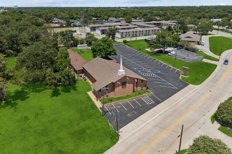 431 W Pioneer Drive, Irving TX 75061 - Photo 32