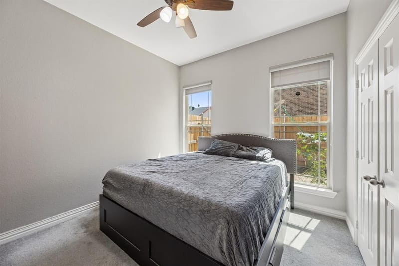 431 W Pioneer Drive, Irving TX 75061 - Photo 25