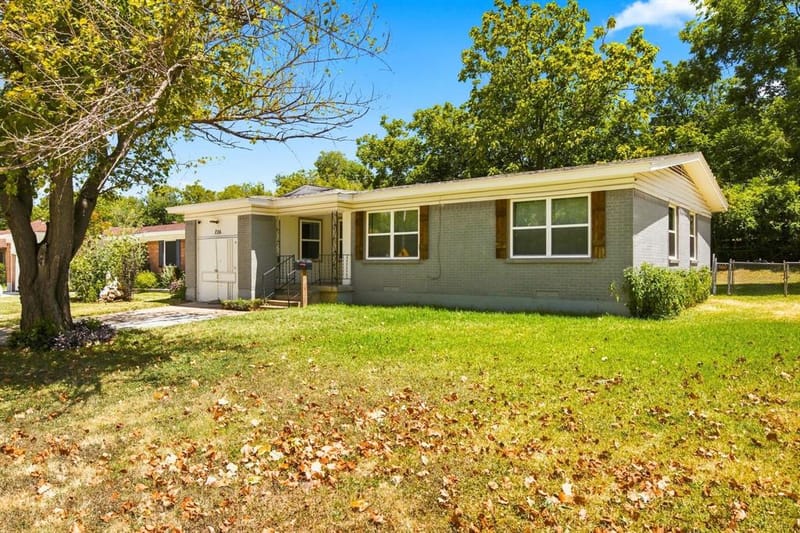 726 N Carrier Parkway, Grand Prairie TX 75050