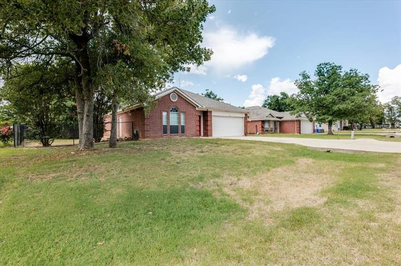 406 Redbud Lane, Tolar TX 76476 - Photo 3