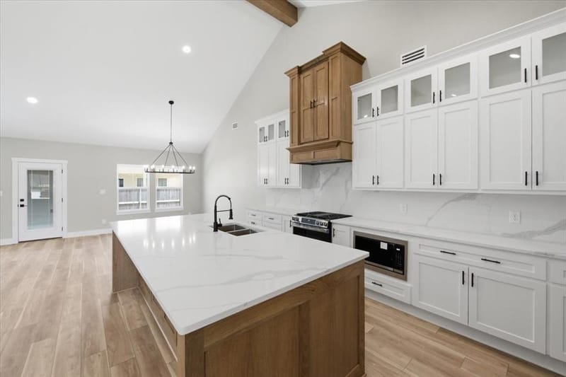 13015 Rainier Drive, Woodway TX 76712 - Photo 8