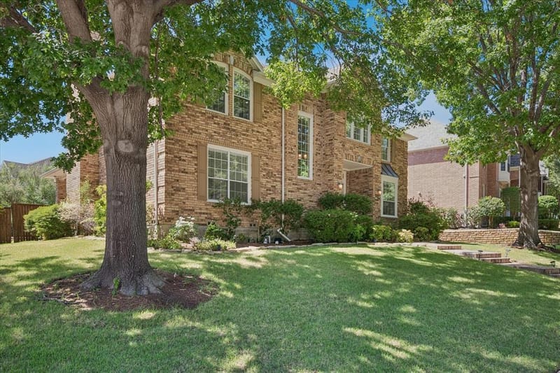 2000 Mulberry Way, Irving TX 75063 - Photo 2