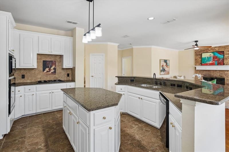 2000 Mulberry Way, Irving TX 75063 - Photo 17