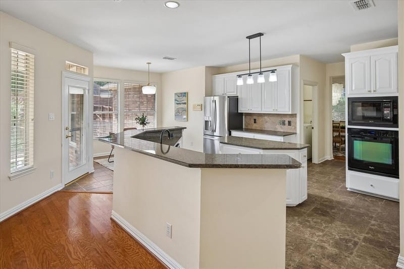 2000 Mulberry Way, Irving TX 75063 - Photo 14