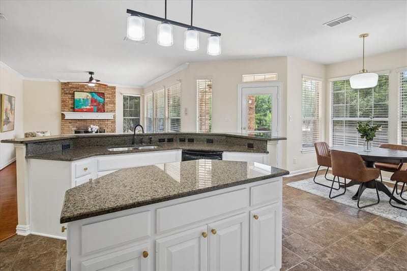 2000 Mulberry Way, Irving TX 75063 - Photo 18