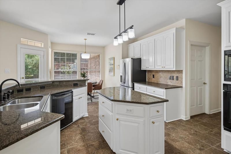2000 Mulberry Way, Irving TX 75063 - Photo 15