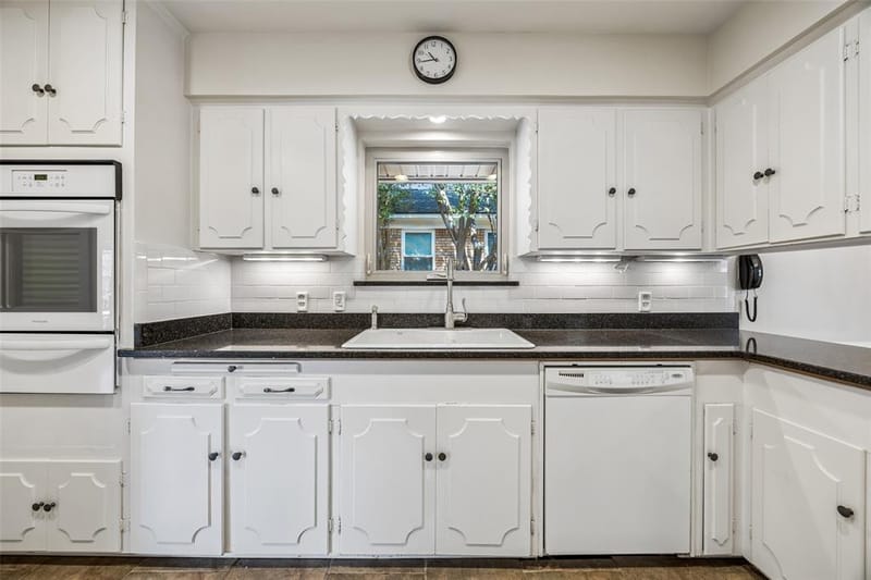 6147 Woodcrest Lane, Dallas TX 75214 - Photo 13