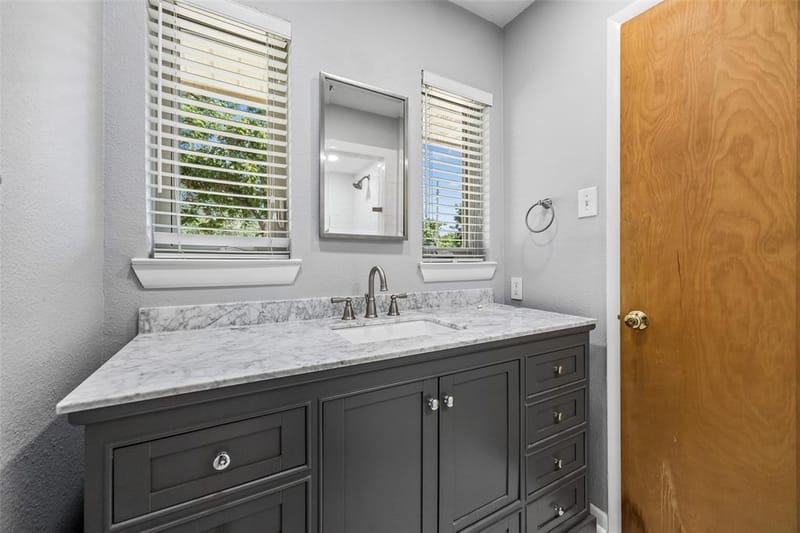 6147 Woodcrest Lane, Dallas TX 75214 - Photo 17
