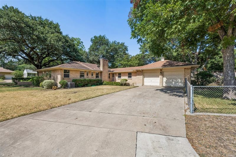 6147 Woodcrest Lane, Dallas TX 75214 - Photo 19