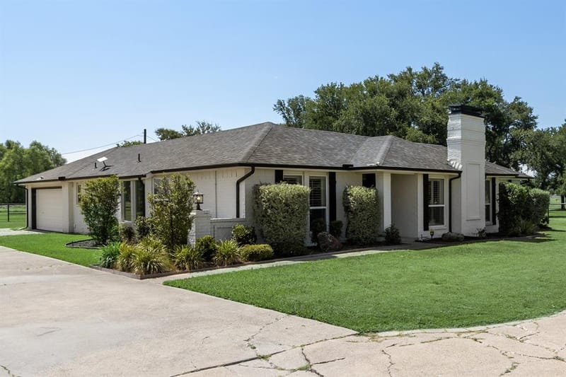 1301 Davis Lane, Terrell TX 75160 - Photo 2