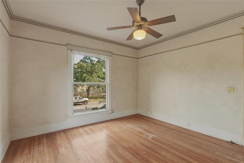 221 E Bridge Street, Granbury TX 76048 - Photo 32