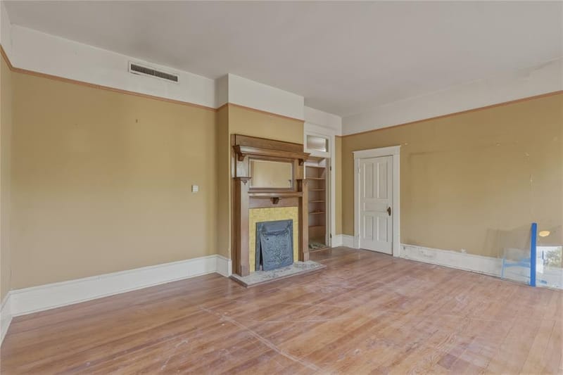 221 E Bridge Street, Granbury TX 76048 - Photo 29