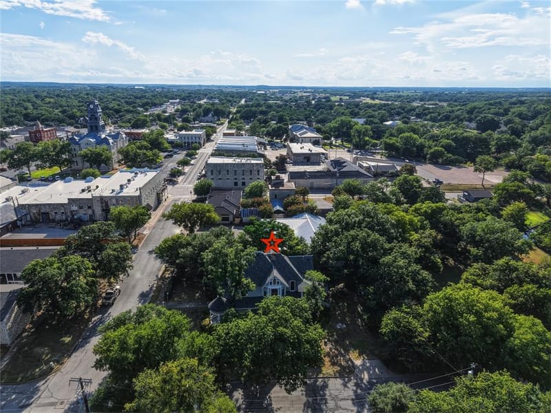 221 E Bridge Street, Granbury TX 76048 - Photo 8