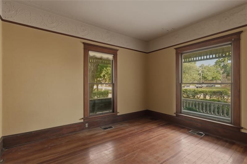 221 E Bridge Street, Granbury TX 76048 - Photo 21