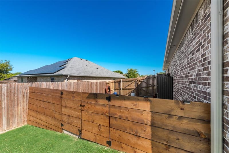 704 Carmen Ana Avenue, Grandview TX 76050 - Photo 32