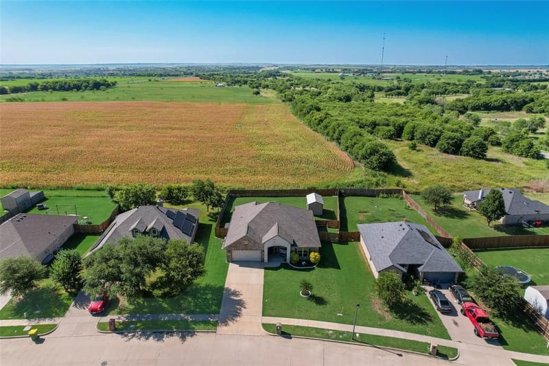 704 Carmen Ana Avenue, Grandview TX 76050 - Photo 34