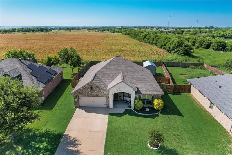 704 Carmen Ana Avenue, Grandview TX 76050 - Photo 33