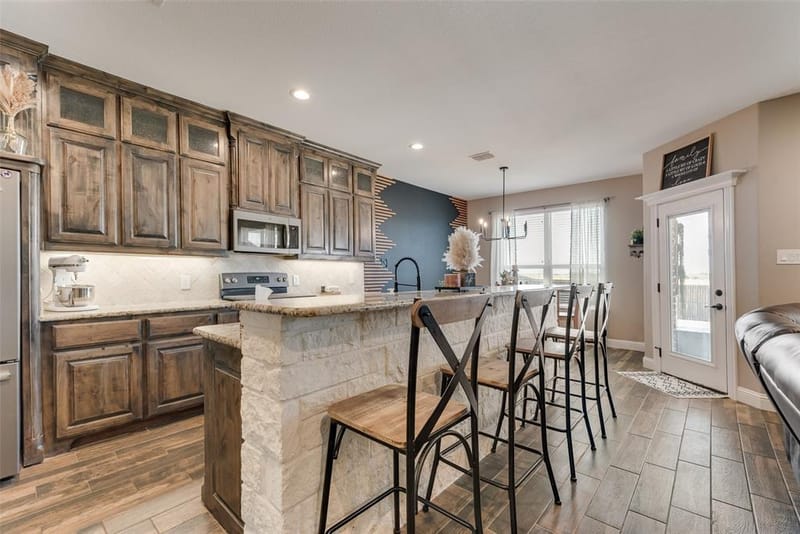704 Carmen Ana Avenue, Grandview TX 76050 - Photo 15