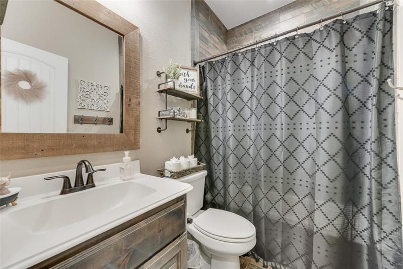 704 Carmen Ana Avenue, Grandview TX 76050 - Photo 25