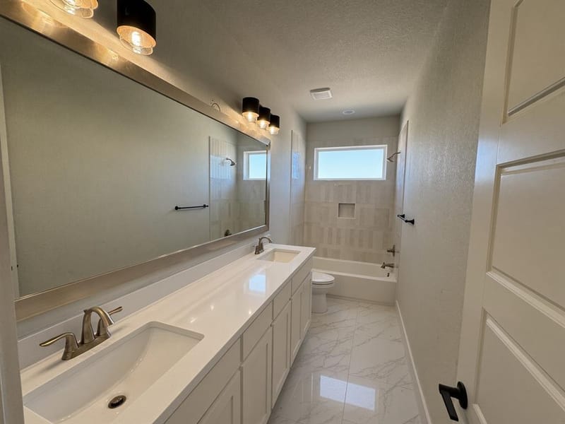 127 Guynell, Decatur TX 76234 - Photo 2