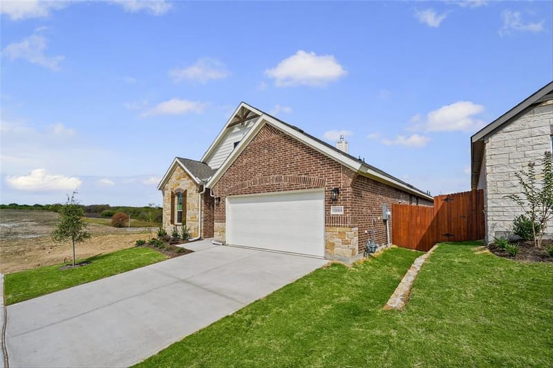 10008 Birchpoint Drive, Fort Worth TX 76108 - Photo 2