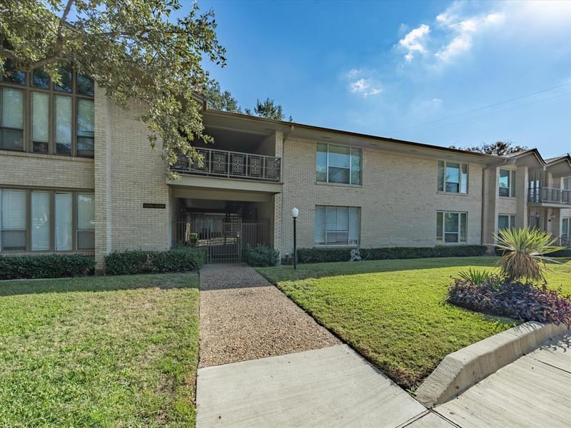 11102 Valleydale Drive # A, Dallas TX 75230 - Photo 2