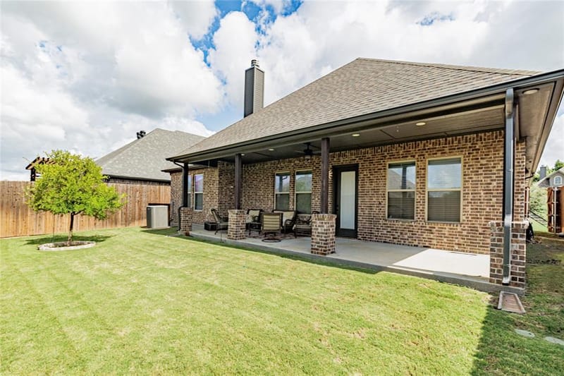 156 Windy Glen Drive, Decatur TX 76234 - Photo 3