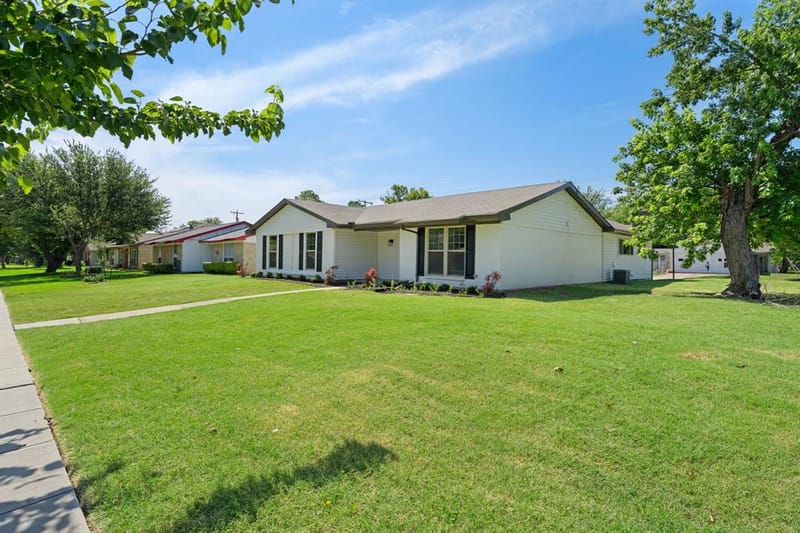 1700 Jasmine Lane, Plano TX 75074 - Photo 3