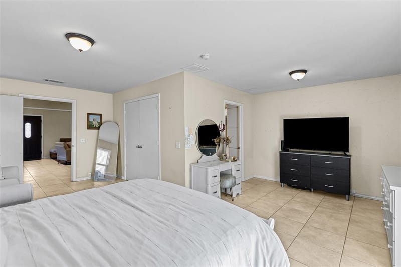 5117 Curzon Avenue, Fort Worth TX 76107 - Photo 13