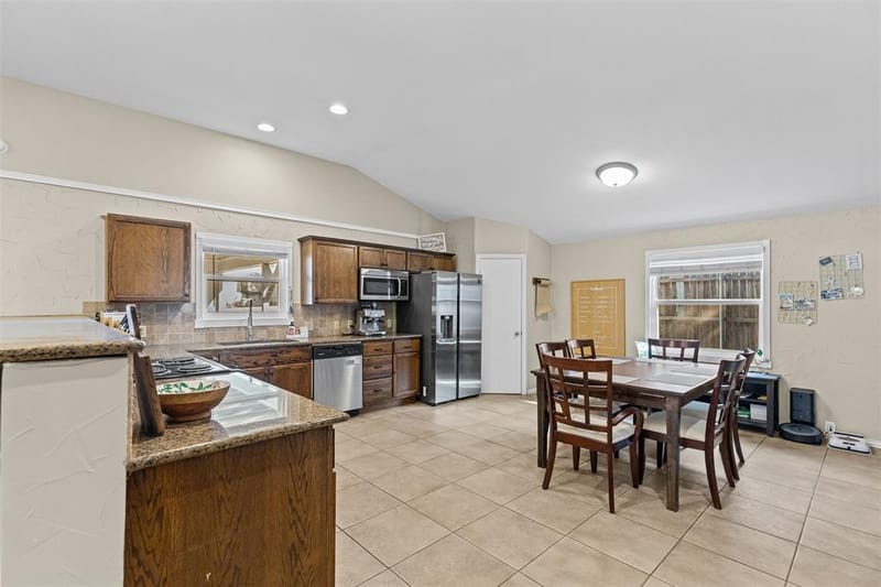 5117 Curzon Avenue, Fort Worth TX 76107 - Photo 5