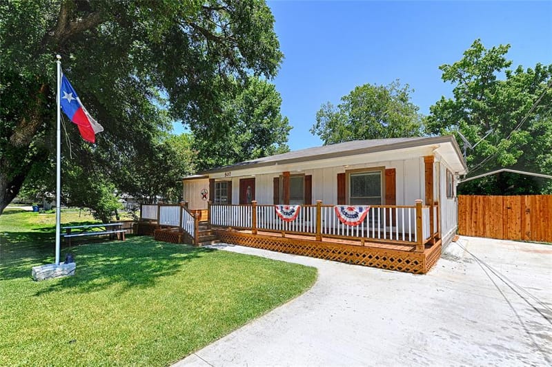 507 Bost Street, Rockwall TX 75087 - Photo 2