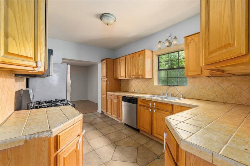 1601 9th Street, Brownwood TX 76801 - Photo 5