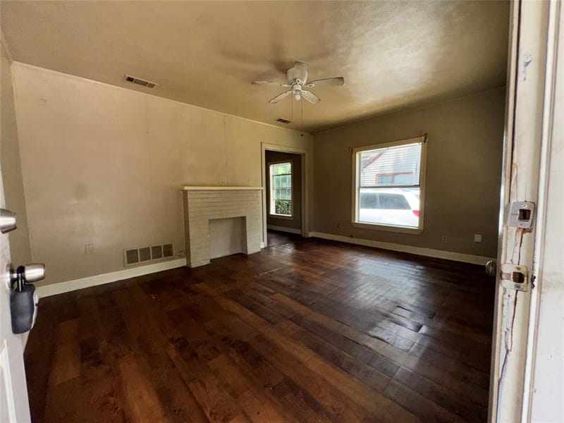 127 Blevins Street, Fort Worth TX 76111 - Photo 6
