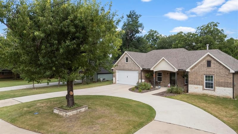 327 Walnut Street, Terrell TX 75160 - Photo 3