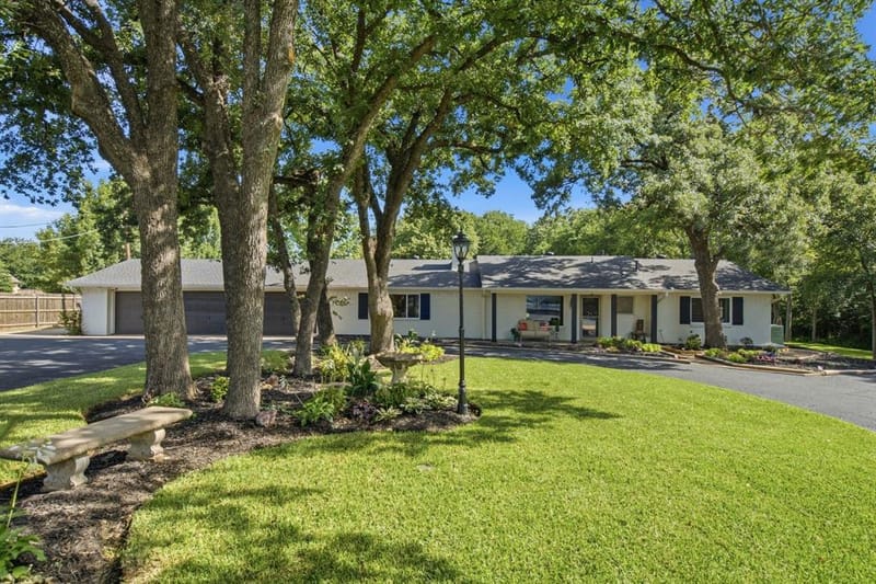3001 Curry Road, Arlington TX 76001 - Photo 2