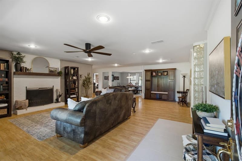 3001 Curry Road, Arlington TX 76001 - Photo 6