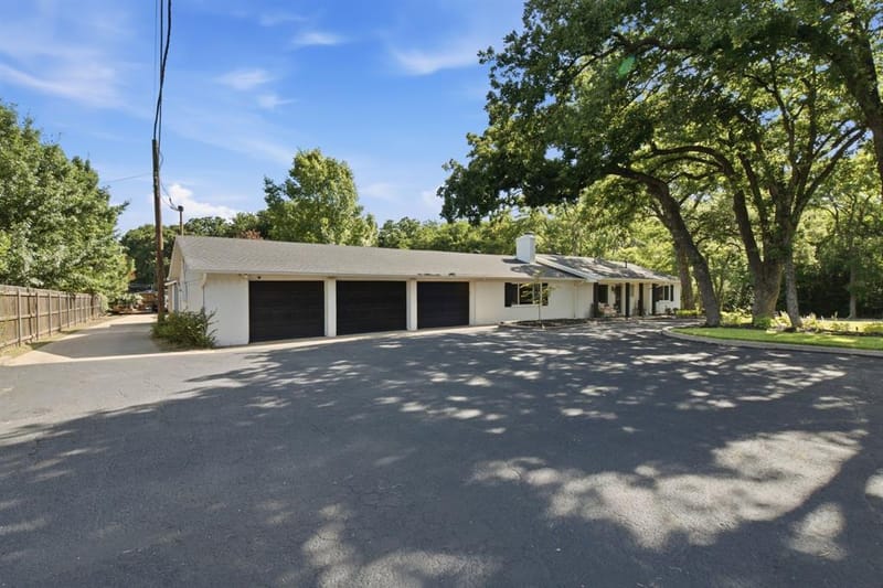 3001 Curry Road, Arlington TX 76001 - Photo 3