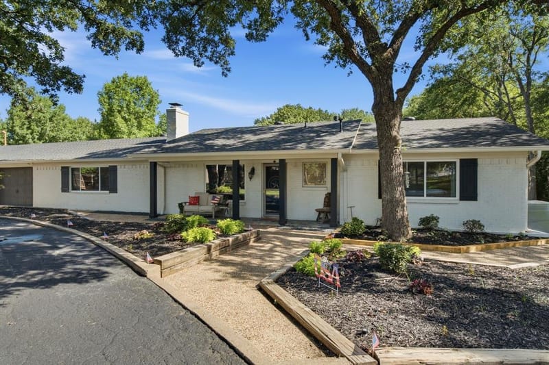 3001 Curry Road, Arlington TX 76001 - Photo 5