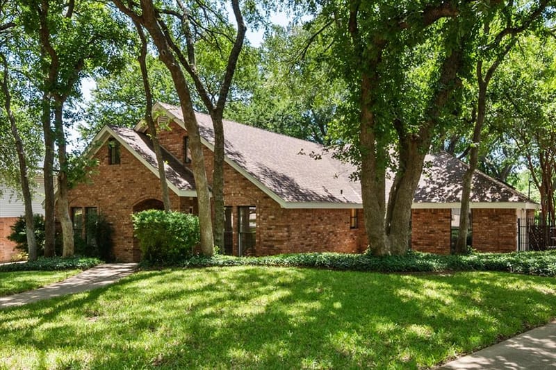 3425 Bridlegate Drive, Arlington TX 76016 - Photo 3