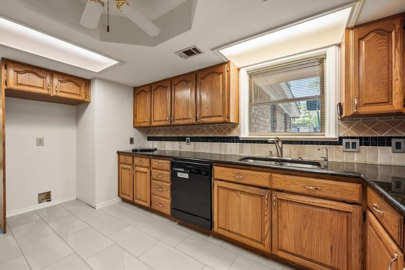 3425 Bridlegate Drive, Arlington TX 76016 - Photo 10