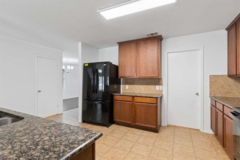 3800 Windy Point Drive, Denton TX 76208 - Photo 12