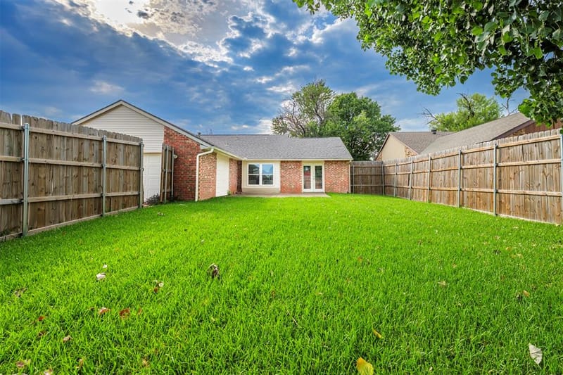 128 Kingsbridge Drive, Garland TX 75040 - Photo 17