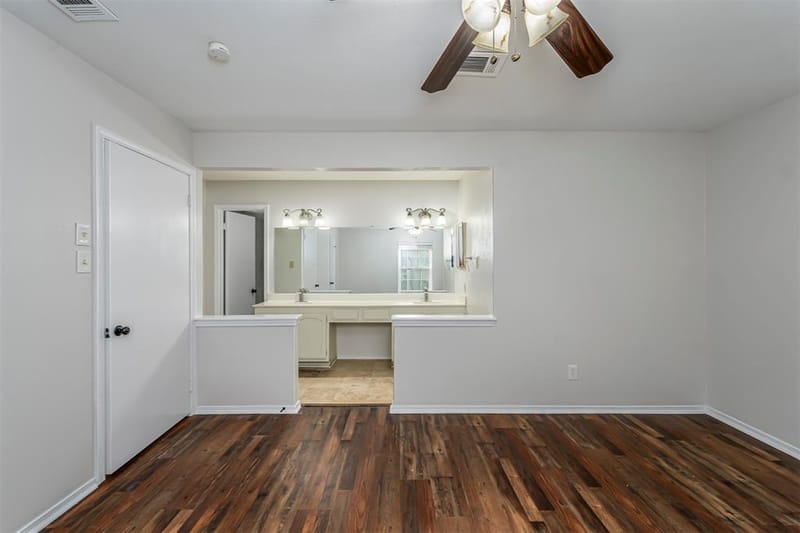 128 Kingsbridge Drive, Garland TX 75040 - Photo 12